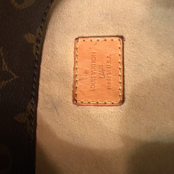 Louis Vuitton bag - Picture 3 of 3